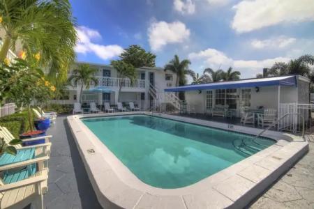 May-Dee Suites in Florida - 11