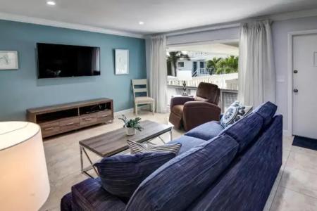 May-Dee Suites in Florida - 51