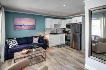 May-Dee Suites in Florida - 55