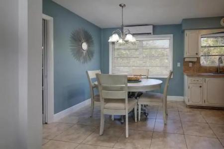 May-Dee Suites in Florida - 41