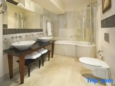 Mamaison le Regina Boutique - 118