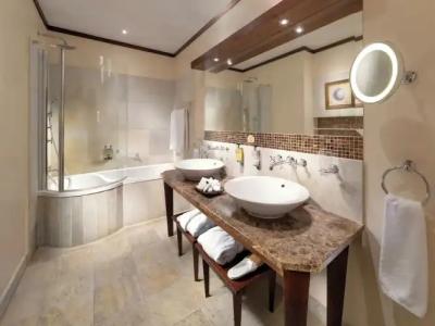 Mamaison le Regina Boutique - 100