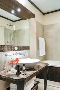 Mamaison le Regina Boutique - 95