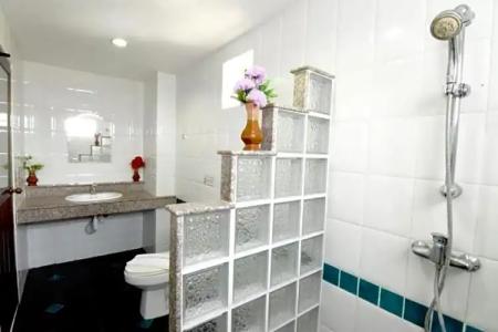 Deng's kamala beach Guesthouse - 28