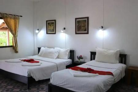 Deng's kamala beach Guesthouse - 1