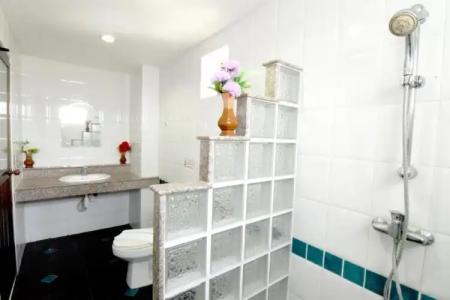 Deng's kamala beach Guesthouse - 3
