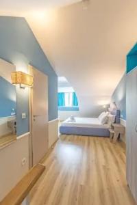 BSA Boulevard Boutique - 15