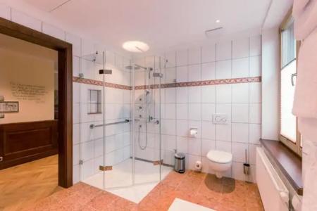 & Gaststätte zum Erdinger Weißbräu - 55