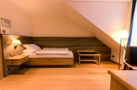 & Gaststätte zum Erdinger Weißbräu - 22