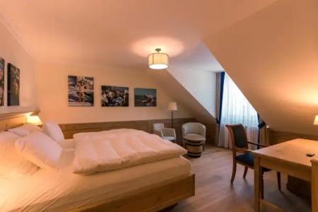 & Gaststätte zum Erdinger Weißbräu - 58