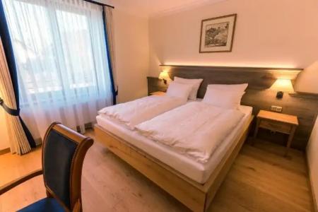 & Gaststätte zum Erdinger Weißbräu - 38