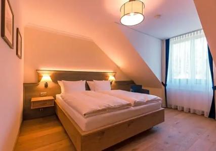 & Gaststätte zum Erdinger Weißbräu - 45