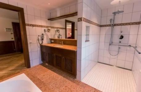 & Gaststätte zum Erdinger Weißbräu - 60