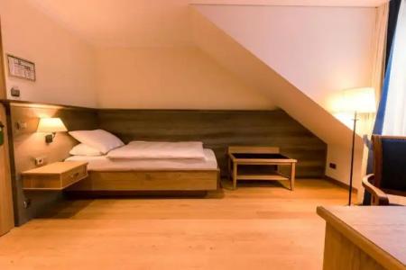 & Gaststätte zum Erdinger Weißbräu - 31