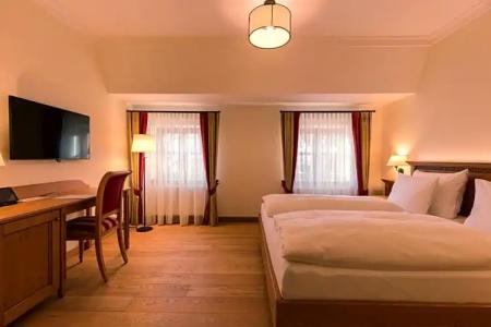 & Gaststätte zum Erdinger Weißbräu - 46