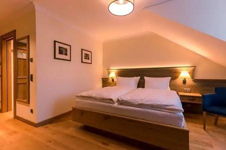 & Gaststätte zum Erdinger Weißbräu - 47