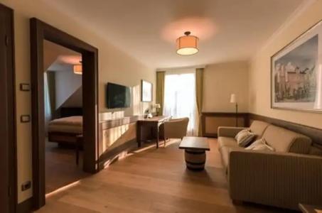 & Gaststätte zum Erdinger Weißbräu - 75