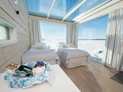 Seaside Glass Villas - 34