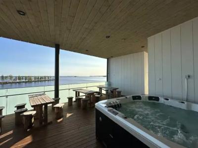 Seaside Glass Villas - 15