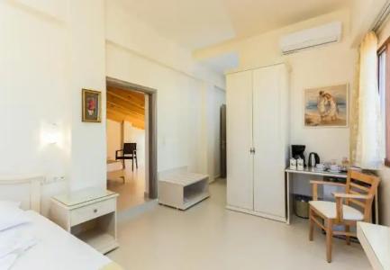 Polyxenia Suites - 38