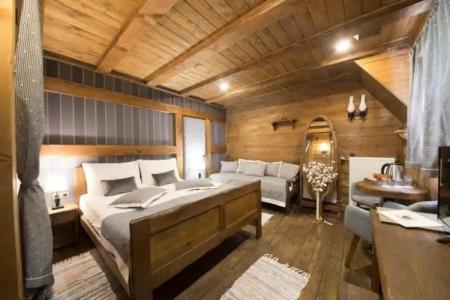 Ethno Plitvice Lakes Deluxe - 19