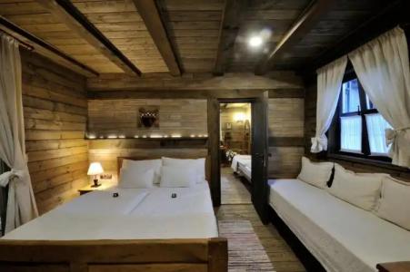 Ethno Plitvice Lakes Deluxe - 26