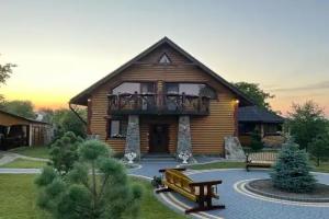 Rodynne Gnizdo Villa, Pochaiv