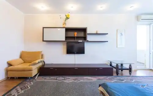 Apartments on Darnitsa - 12