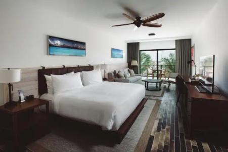 The Perry & Marina - 100