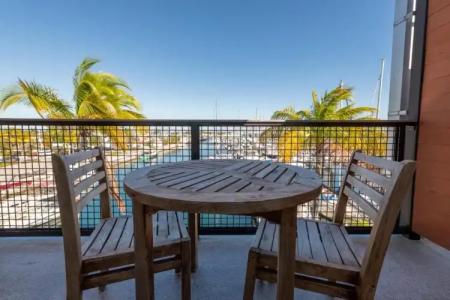 The Perry & Marina - 70