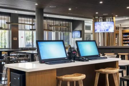 SpringHill Suites Miami - 4