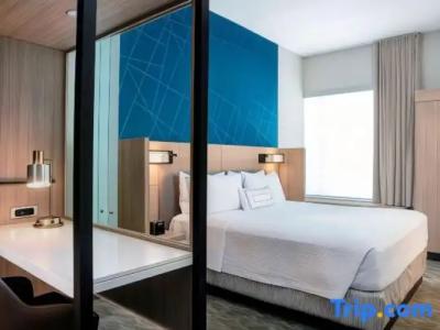 SpringHill Suites Miami - 35