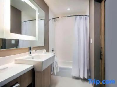 SpringHill Suites Miami - 40