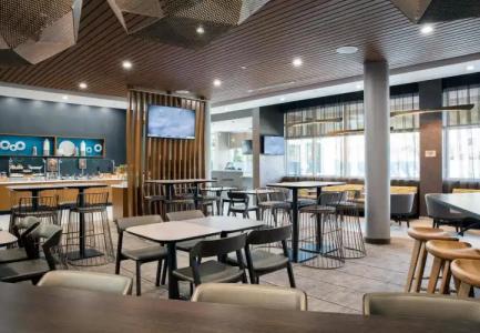 SpringHill Suites Miami - 10