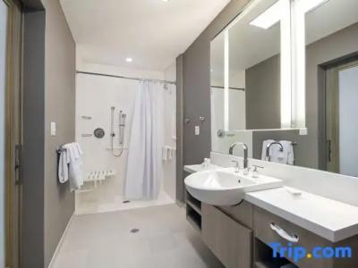 SpringHill Suites Miami - 39