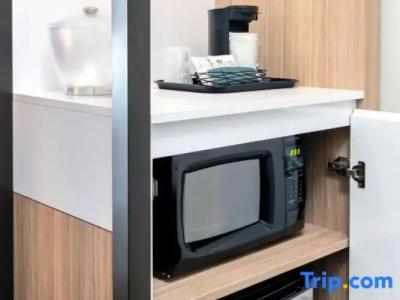 SpringHill Suites Miami - 37