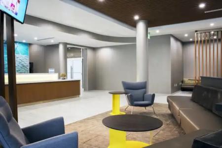 SpringHill Suites Miami - 41