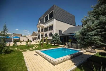 Ketrin Restaurant - 1