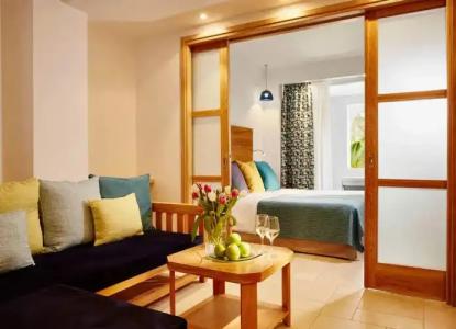 Eagles Palace - Small Luxurys of the World - 78