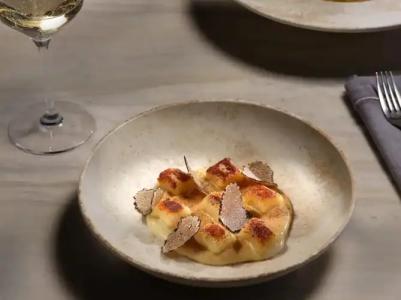 Eagles Palace - Small Luxurys of the World - 11