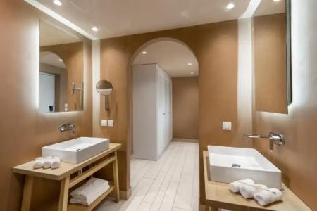 Eagles Palace - Small Luxurys of the World - 103