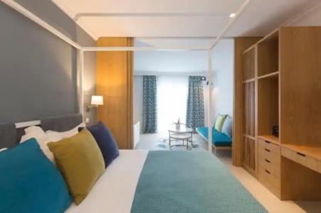 Eagles Palace - Small Luxurys of the World - 63