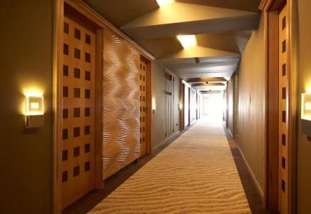 Eagles Palace - Small Luxurys of the World - 14