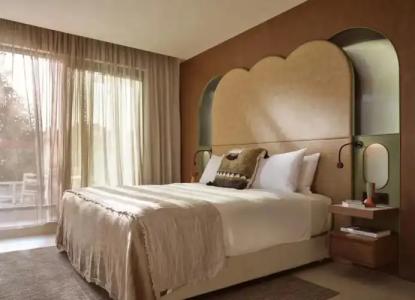 Eagles Palace - Small Luxurys of the World - 67