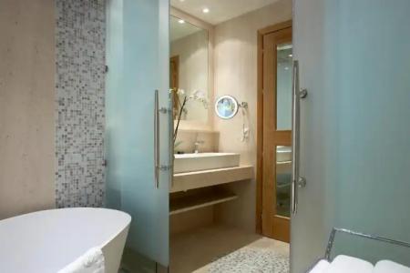 Eagles Palace - Small Luxurys of the World - 107