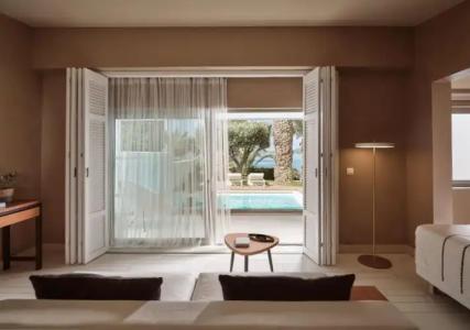 Eagles Palace - Small Luxurys of the World - 102