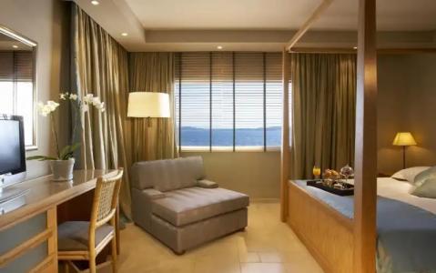 Eagles Palace - Small Luxurys of the World - 106