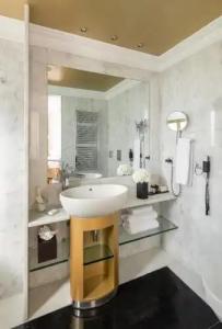 The Excelsior Small Luxurys of the World - 33