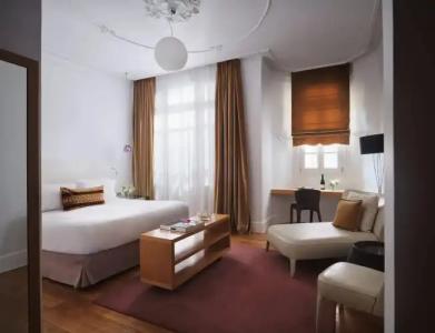 The Excelsior Small Luxurys of the World - 38