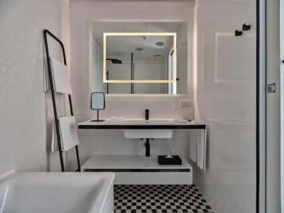 Indigo WARSAW - NOWY SWIAT by IHG - 94